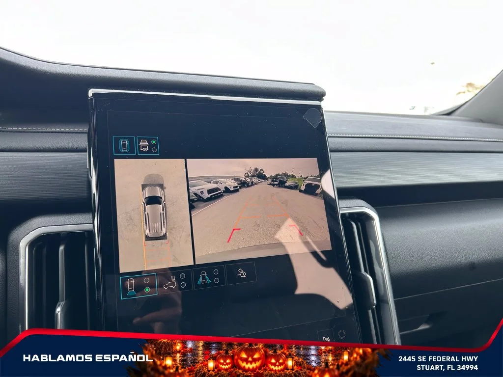 New 2026 Sterling Metallic GMC Elevation image 32