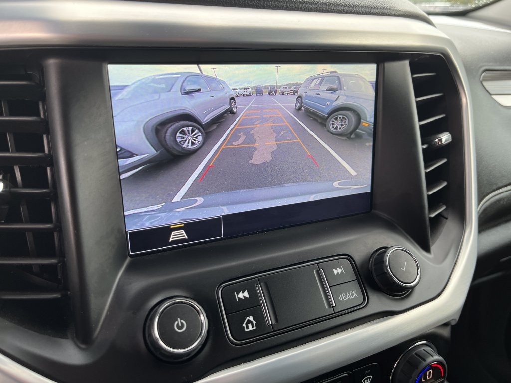 Used 2023 Silver GMC SLT image 19
