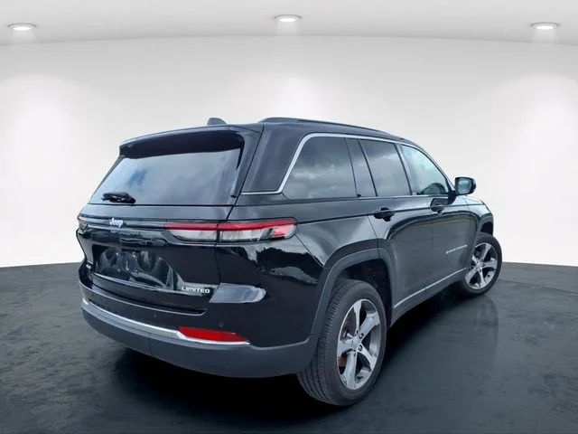 Used 2024 Black Jeep Limited image 8