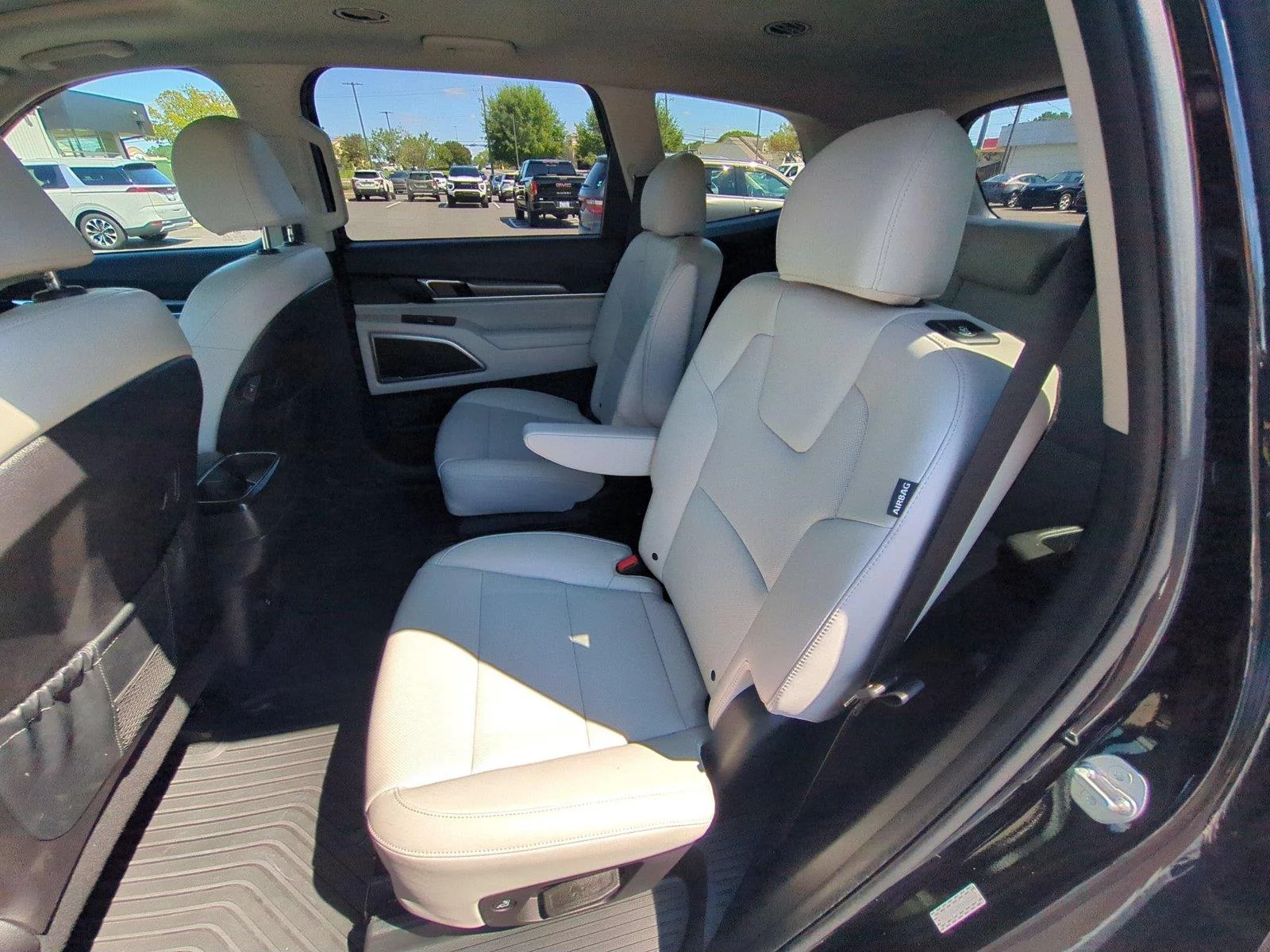 Used 2024 Ebony Black Kia S image 33
