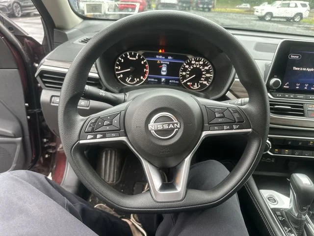 Used 2023 Red Nissan 2.5 SV image 13