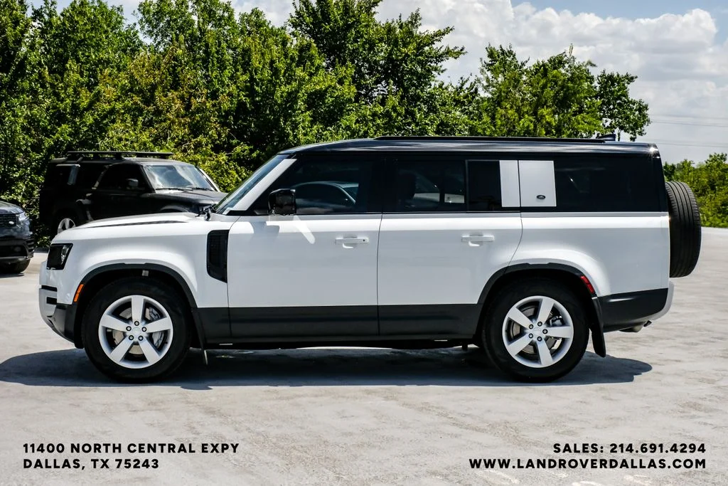Used 2024 Fuji White Land Rover S image 13