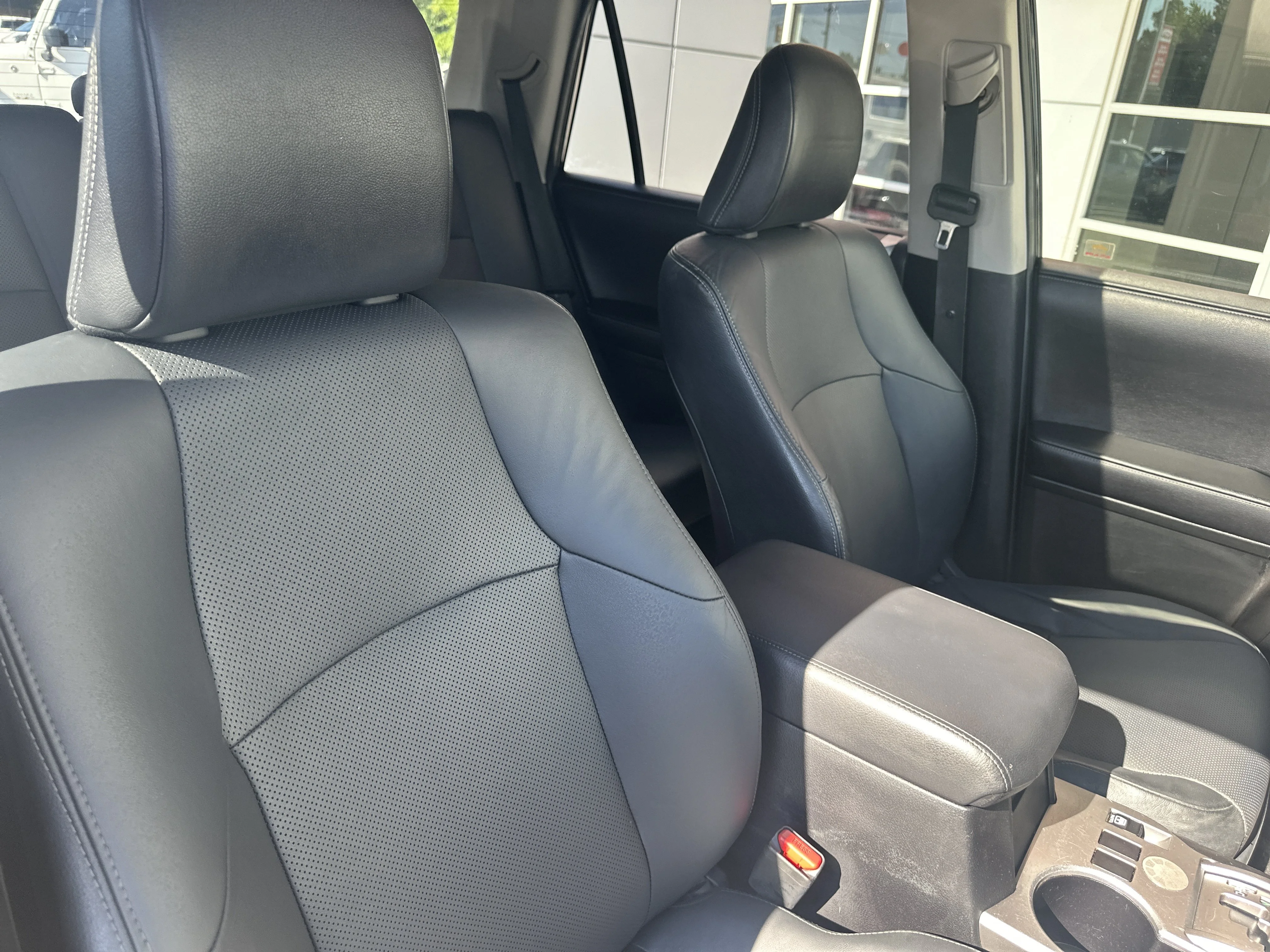 Used 2016 Midnight Black Metallic Toyota Limited image 32
