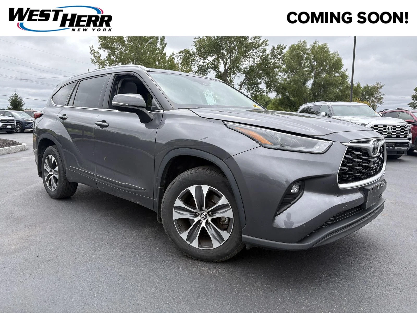 Used 2022 Magnetic Gray Metallic Toyota XLE image 1