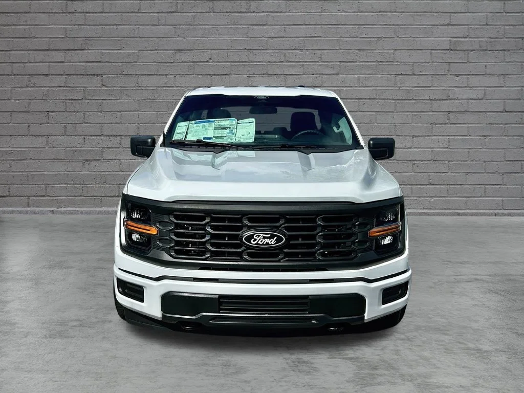 New 2026 Oxford White Ford XL image 2