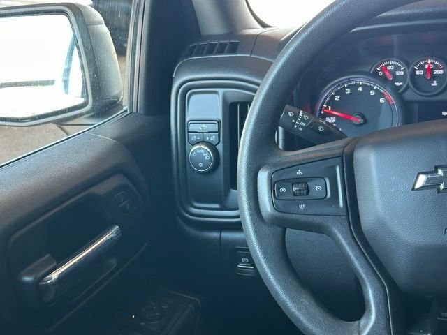 Used 2022 White Chevrolet Custom image 12