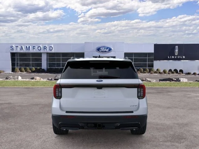 New 2026 Space White Metallic Ford ST-Line image 9