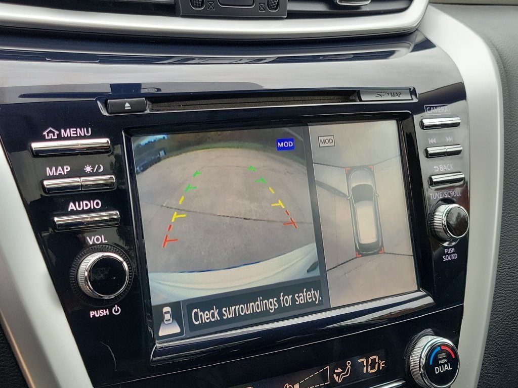 Used 2016 White Nissan S image 28