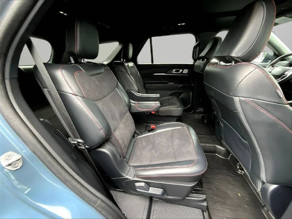 Used 2025 Vapor Blue Ford ST image 27