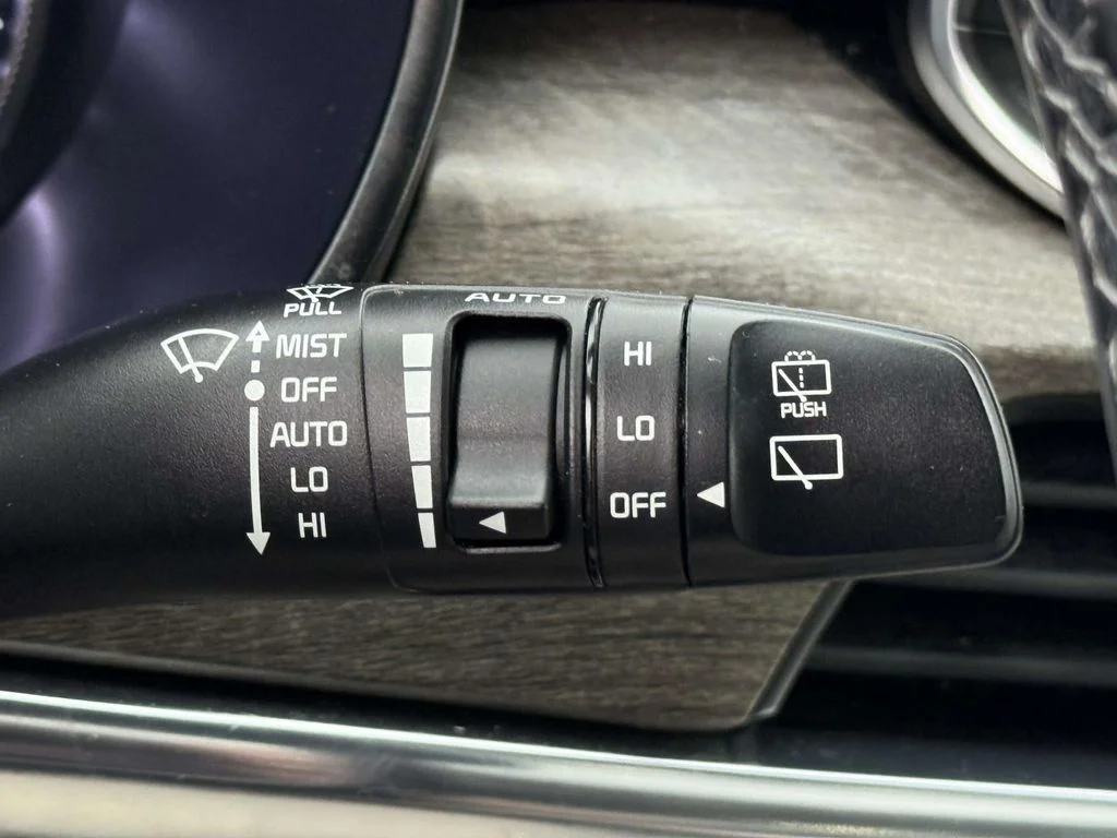 Used 2021 White Kia SX image 24