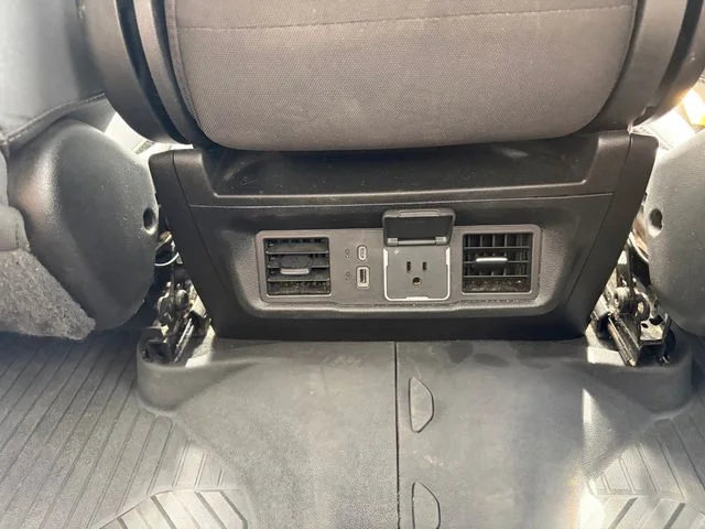 Used 2022 White Chevrolet RST image 25