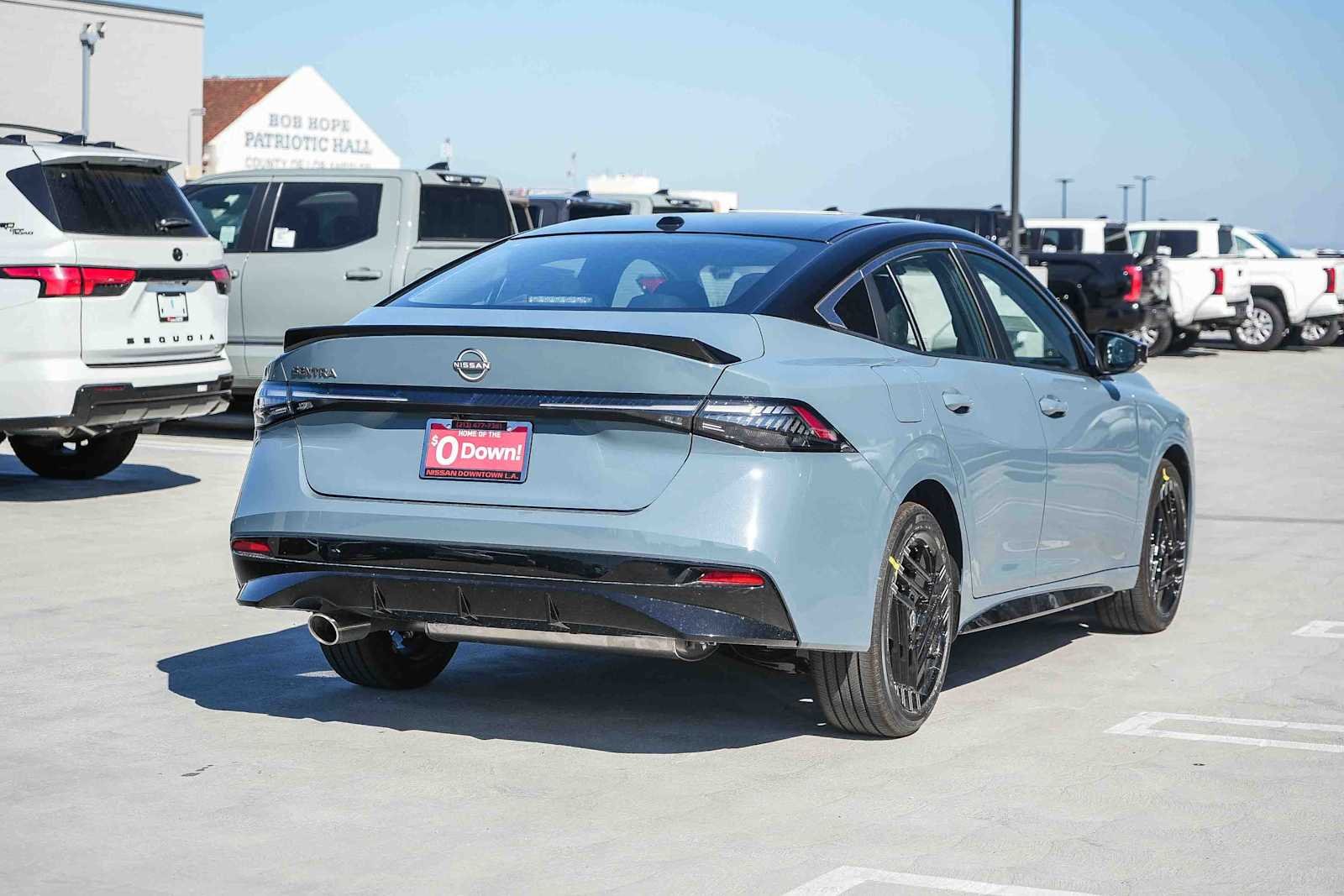 New 2027 Atlantic Gray Metallic / Super Black Two-tone Nissan SR image 6