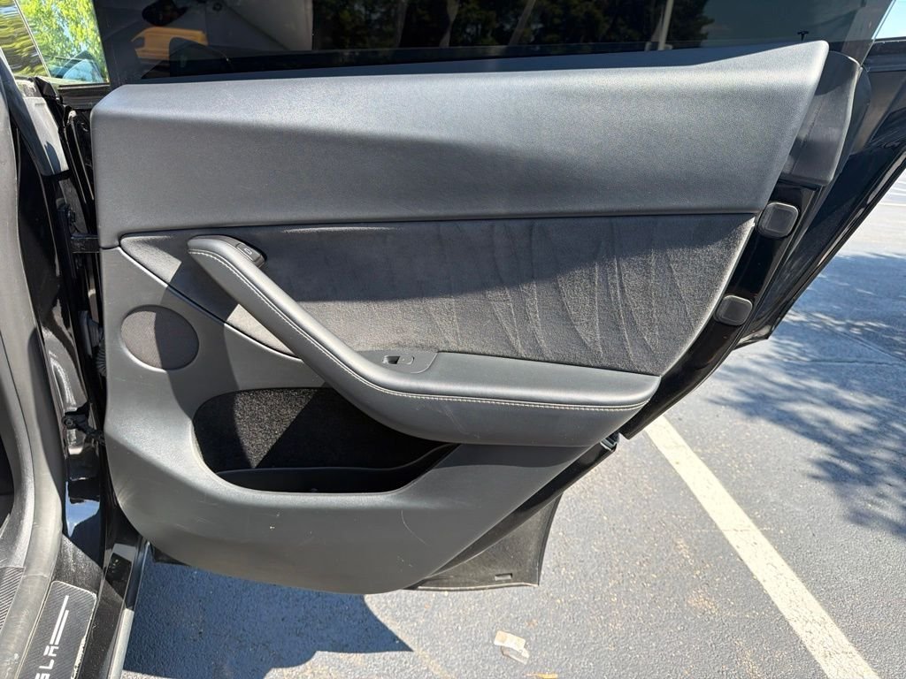 Used 2023  Tesla Performance image 23