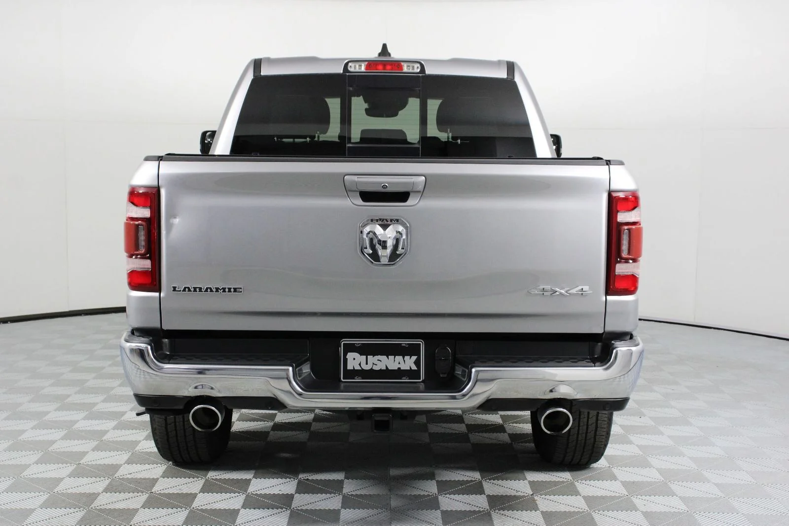 Used 2023 Billet Silver Metallic Clearcoat Ram Laramie image 5