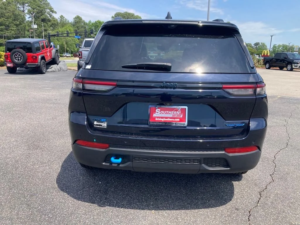 New 2024 Midnight Sky Exterior Paint Jeep Trailhawk 4xe image 4