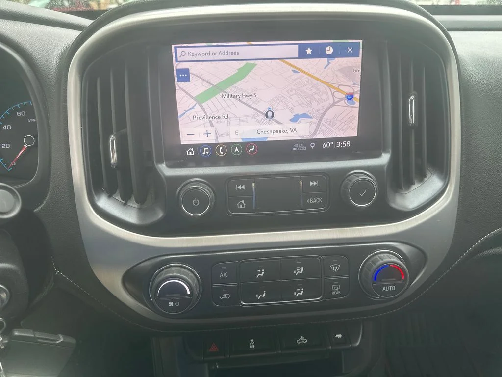 Used 2022 White GMC Elevation image 14