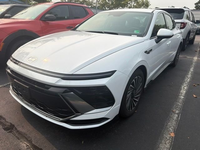 Certified Used 2025 Serenity White Hyundai SEL image 2
