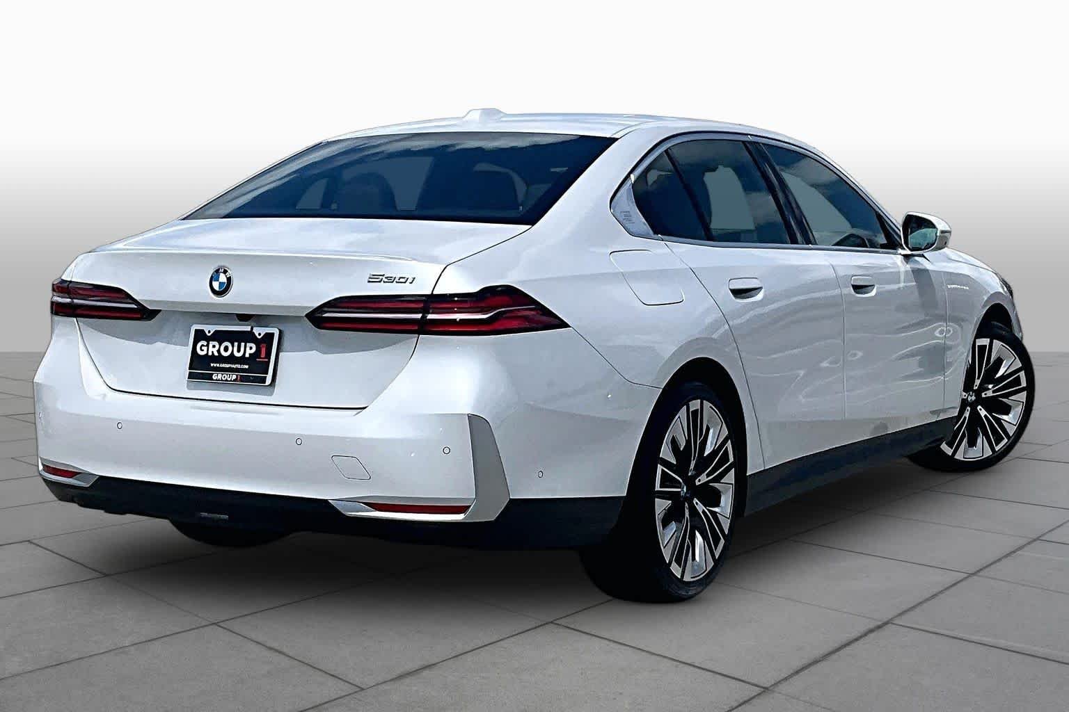Used 2026 Mineral White Metallic BMW 530i image 12
