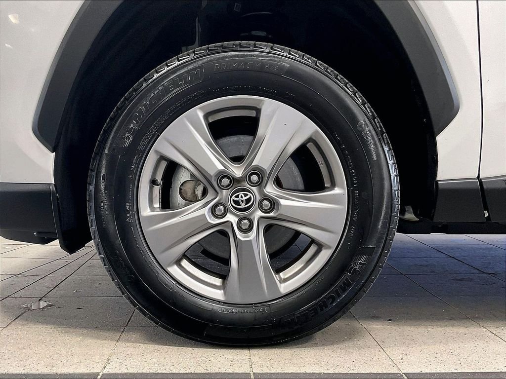 Used 2025 White Toyota XLE image 7