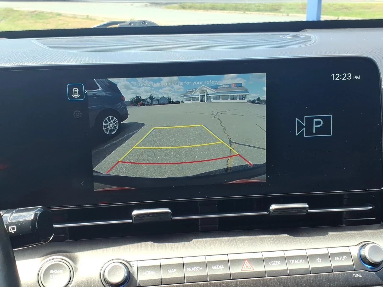 Used 2025 Gray Pearl Hyundai SEL image 25