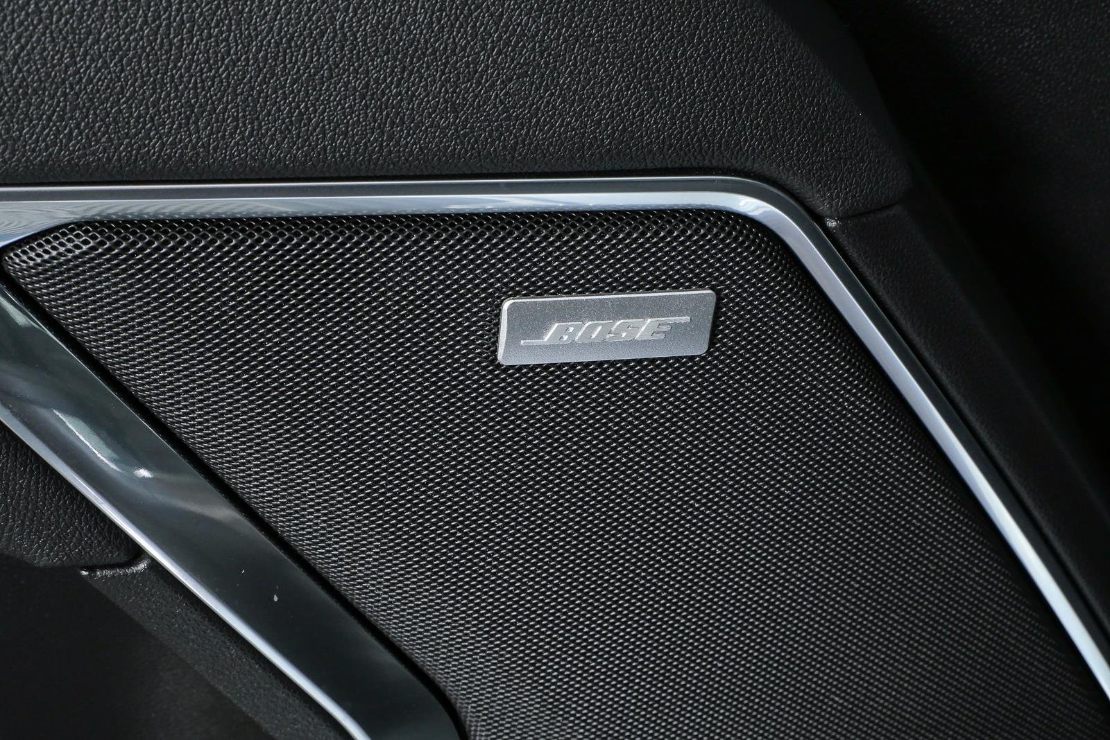 2026 GMC Sierra 1500 SLT - Photo 7