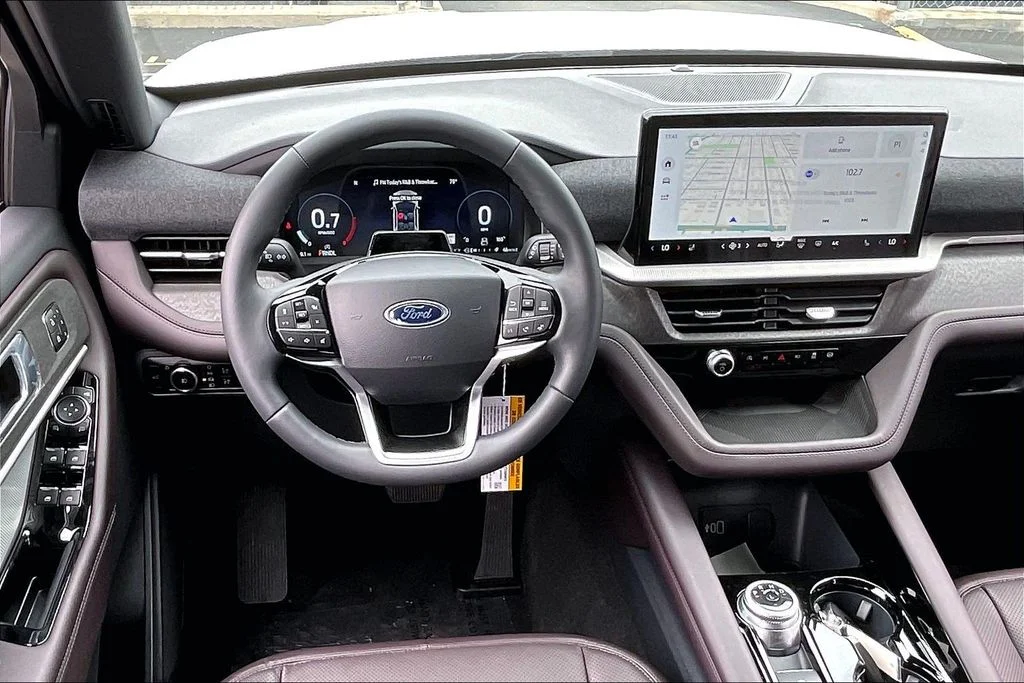 New 2026 Star White Metallic Tri-Coat Ford Platinum™ image 4