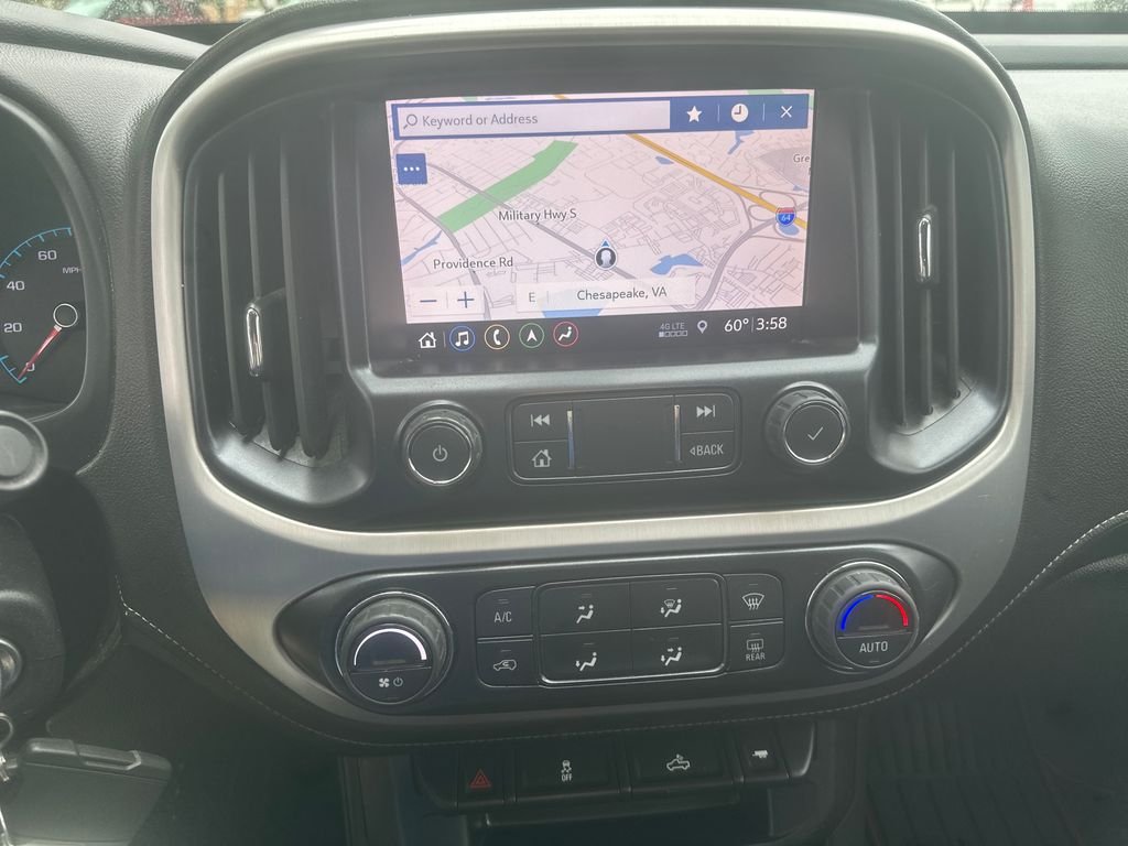 Used 2022 White GMC Elevation image 14