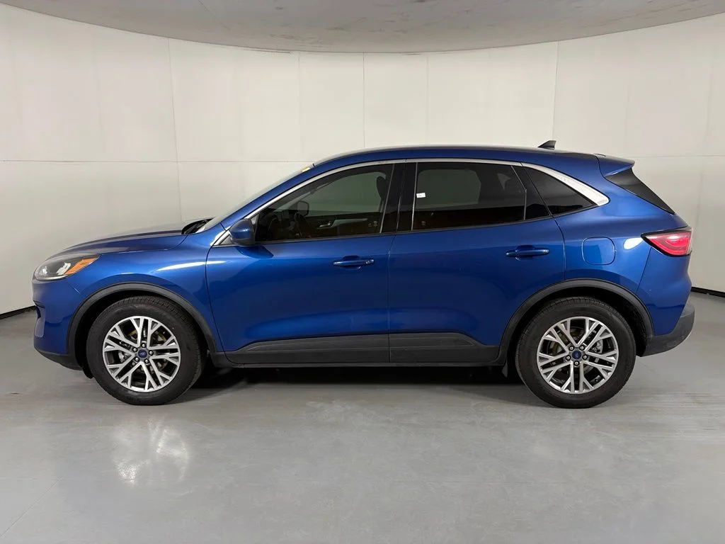 Used 2022 Blue Metallic Ford SEL image 5