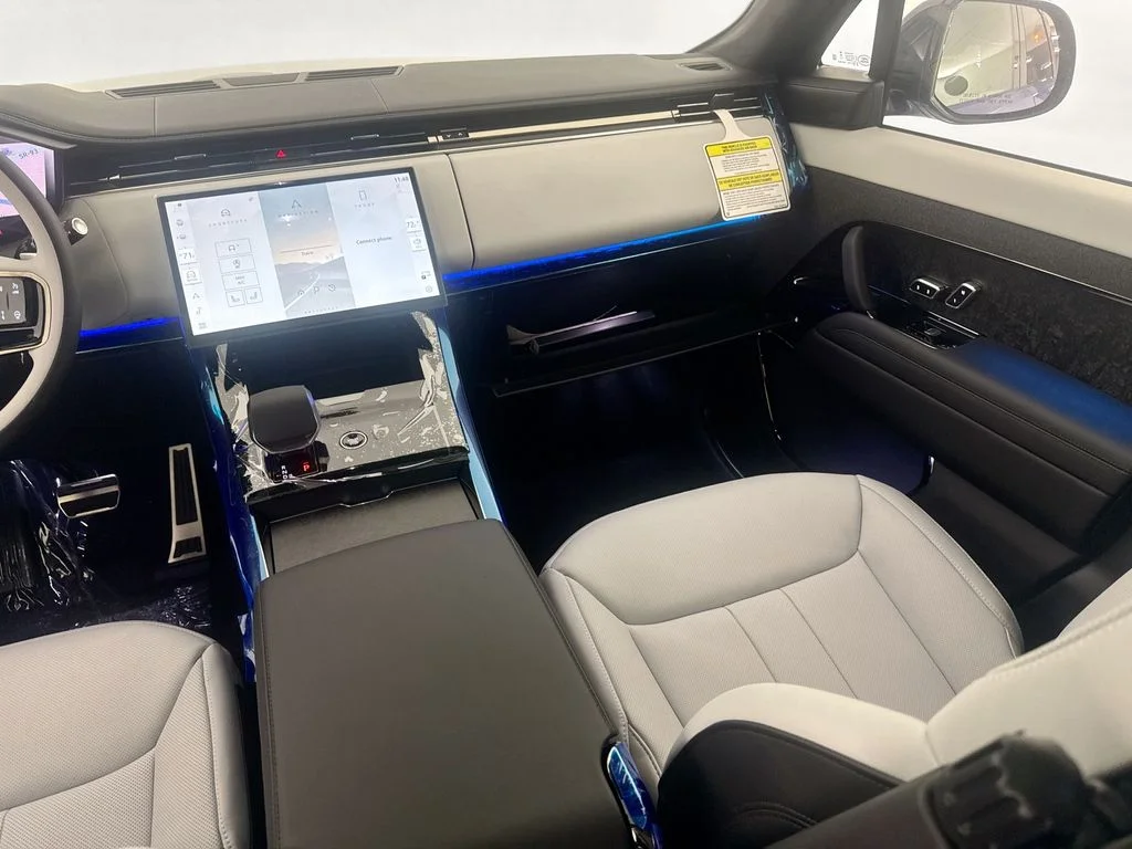 New 2026 Velocity Blue Land Rover Autobiography image 23
