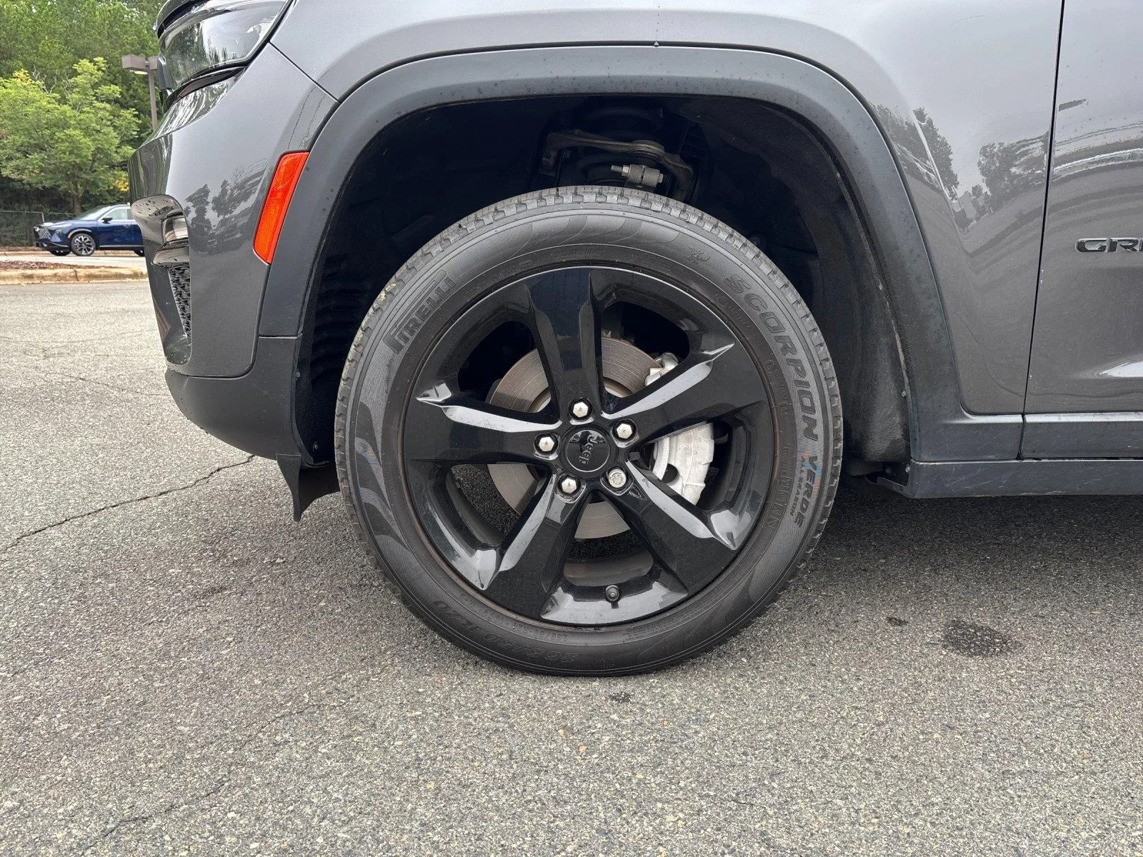 Used 2024 Baltic Gray Metallic Clearcoat Jeep Limited image 9