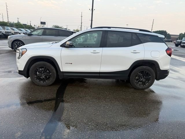 Used 2023 White GMC AT4 image 7