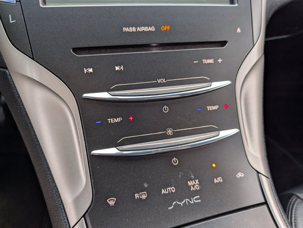 2016 Lincoln MKZ Hybrid - Photo 25