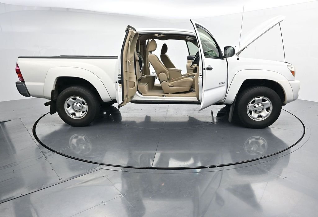 Used 2009 White Toyota PreRunner image 36