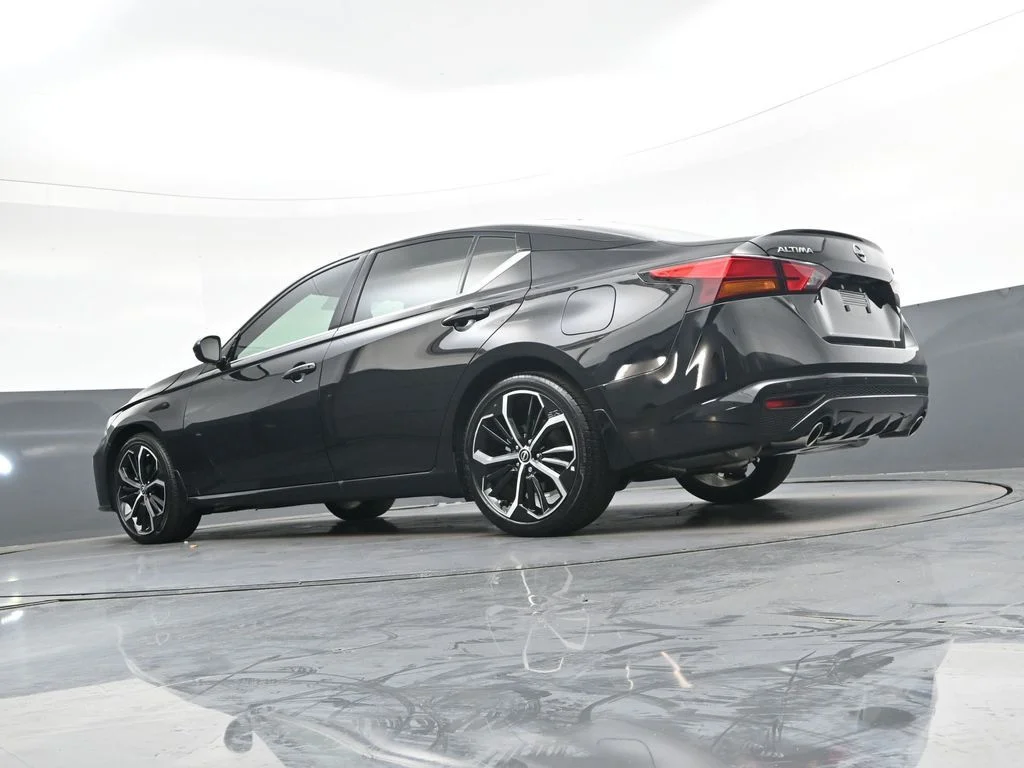 Used 2025 Black Nissan 2.5 SR image 48
