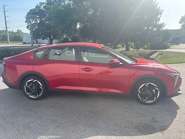 Used 2025 Red Kia EX image 38