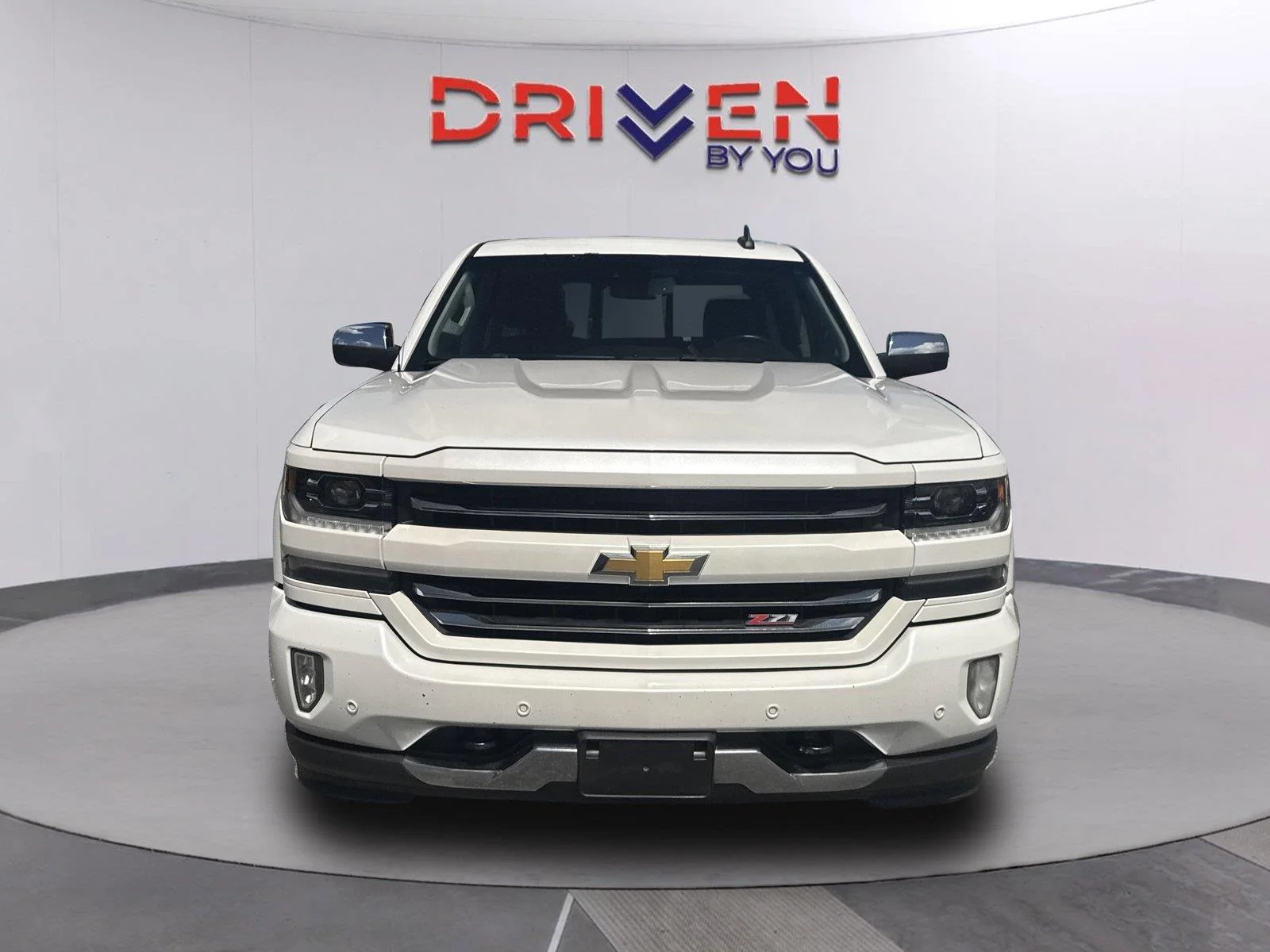 Used 2018 IRIDESCENT PEARL TRICOAT Chevrolet LTZ image 9