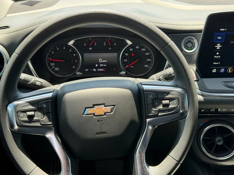 Used 2024 Summit White Chevrolet 2LT image 9