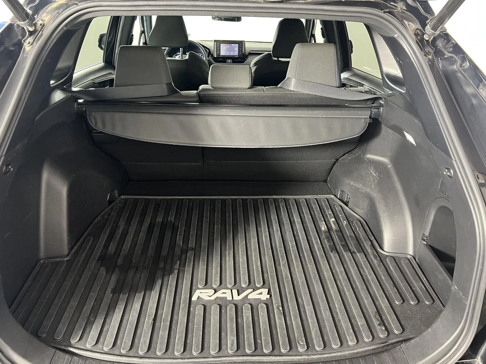 Used 2022 Midnight Black Metallic Toyota Hybrid SE image 29