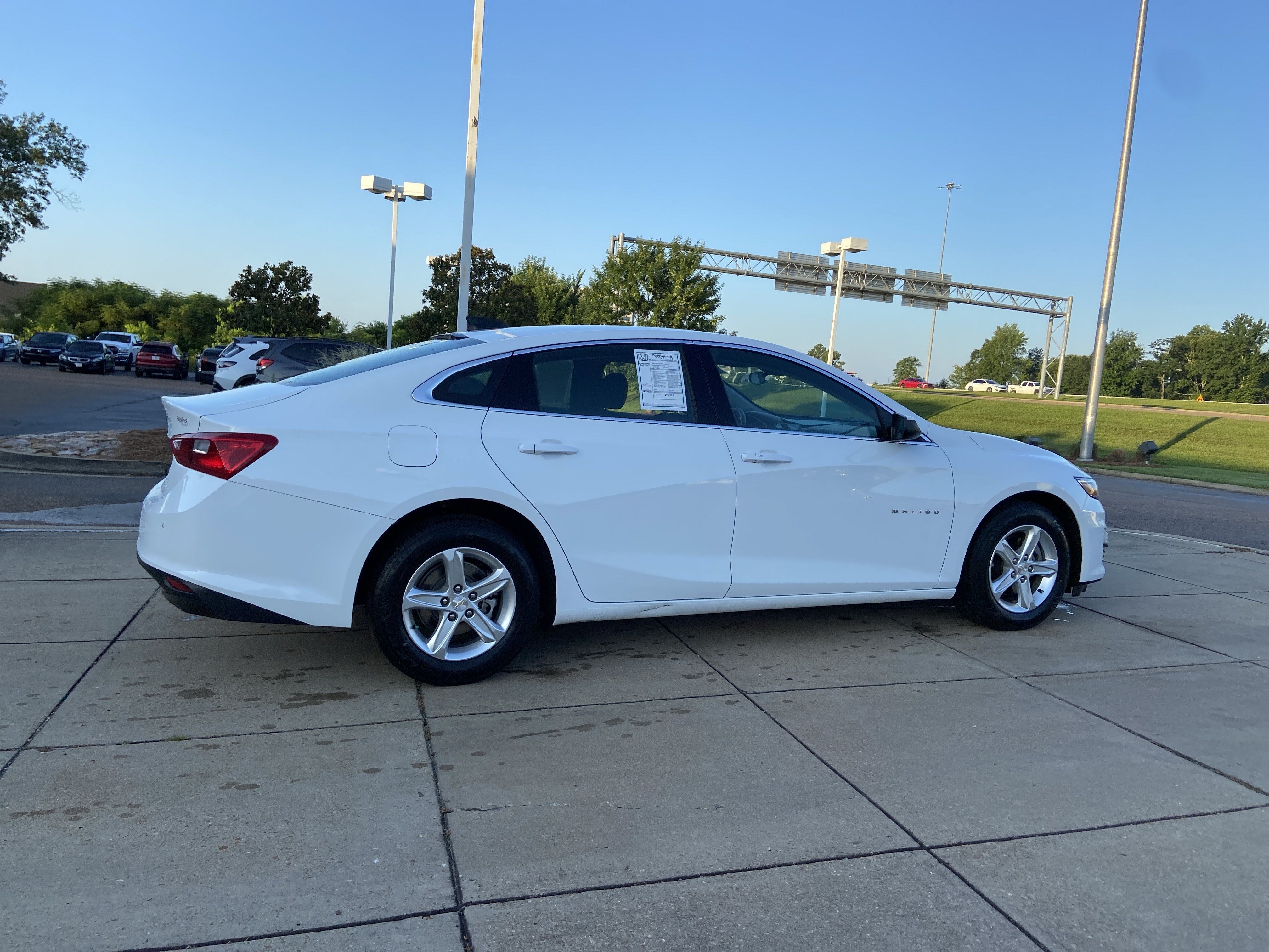 Used 2024 Summit White Chevrolet LS image 12