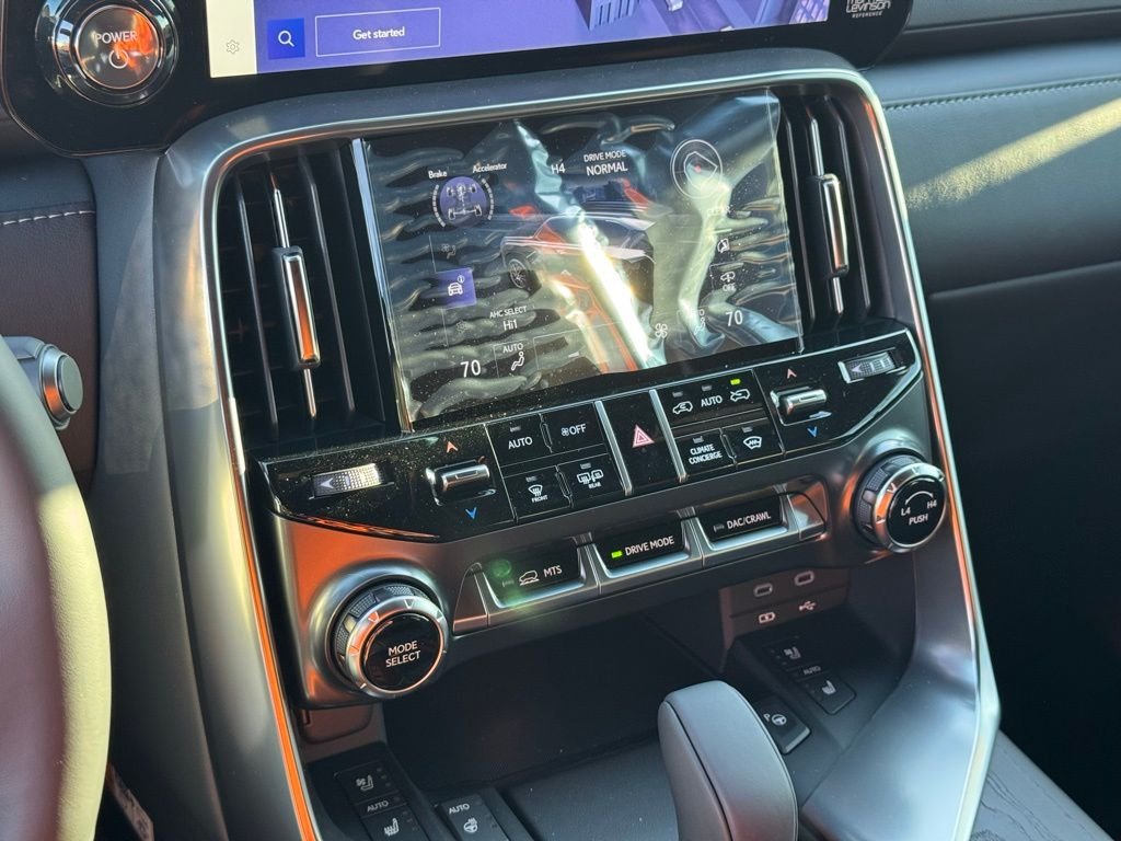 2025 Lexus LX 700h Luxury - Photo 33