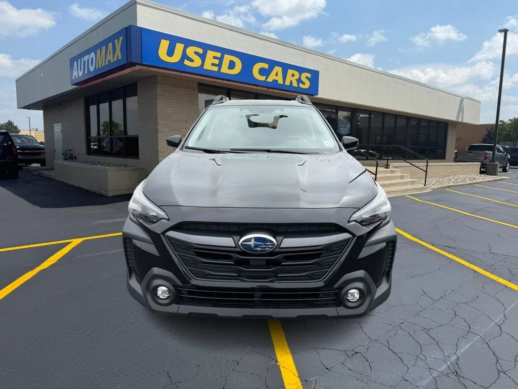 Used 2025 Crystal Black Silica Subaru Premium image 3