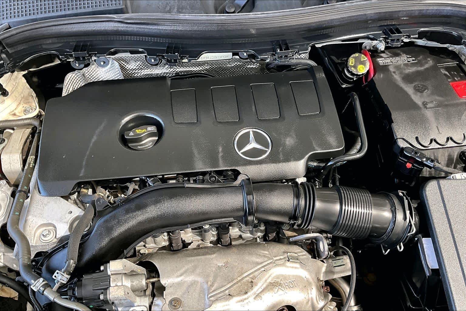 Used 2021 Polar White Mercedes-Benz GLA 250 image 32