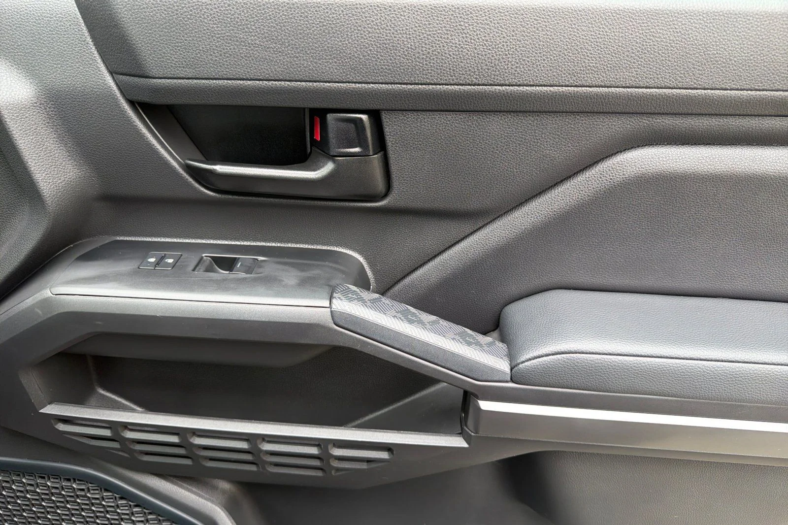 Used 2024  Toyota SR5 image 21