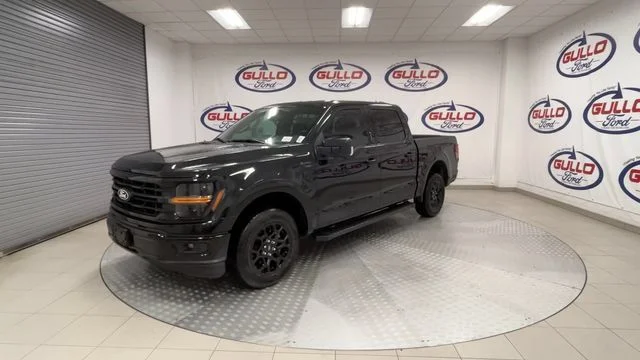 New 2026 Agate Black Metallic Ford XLT image 5