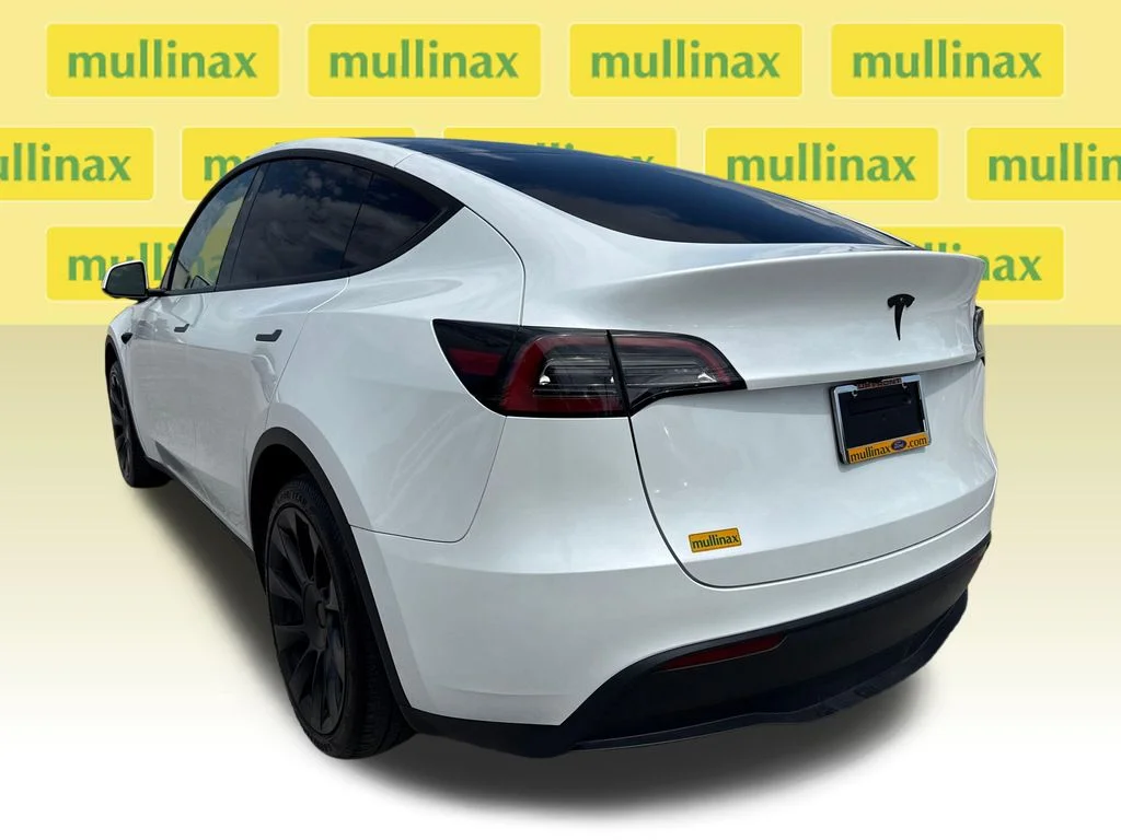 Used 2024  Tesla Long Range image 7