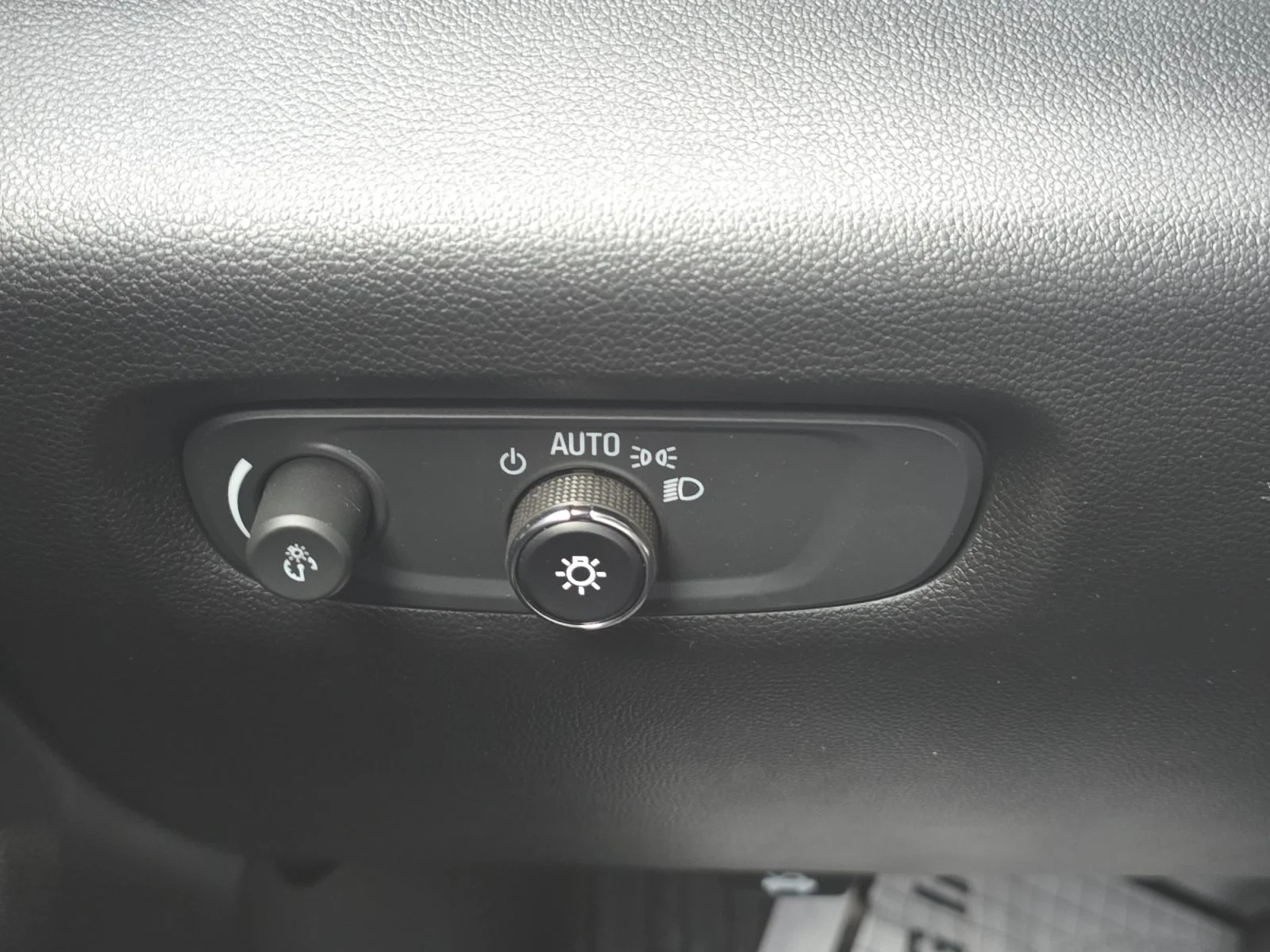 Used 2024 Sterling Gray Metallic Chevrolet LT Cloth image 26