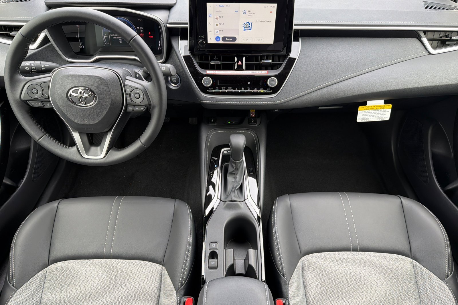 New 2026 Wind Chill Pearl with Midnight Black Metallic roof <sup>1</sup> Toyota  XSE image 11
