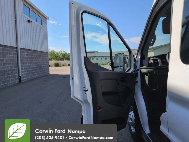 New 2026 Oxford White Ford XLT image 10