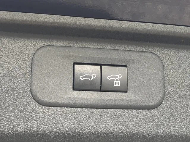 Certified Used 2024  Toyota Platinum image 15