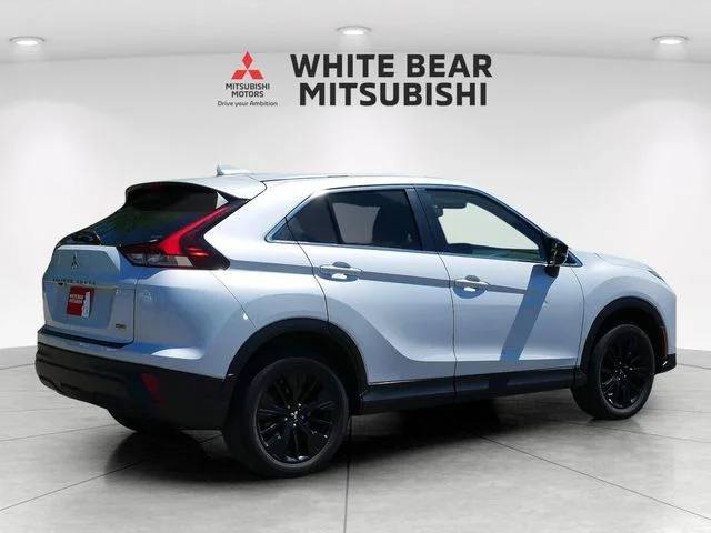 Used 2023 White Diamond Mitsubishi LE image 5